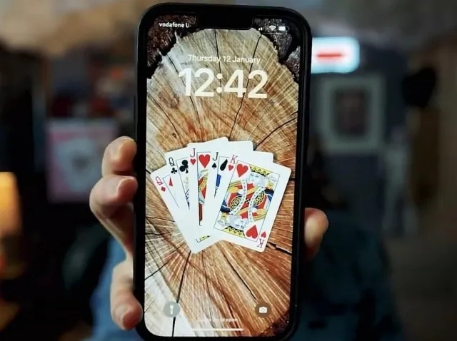 Lock Screen Prediction by Beau Cremer (Video + Templates)