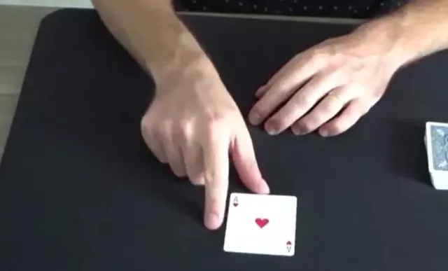 Twisting the aces dans le jeu by Sylvain Latour
